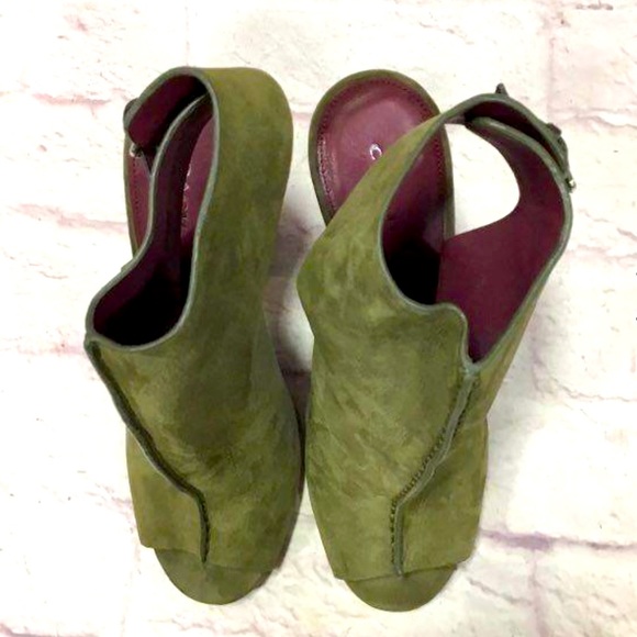 Coach Saratoga Nubuck Vegan Leather Olive Chestnut Peep Toe Size 10M IOB - Picture 6 of 6